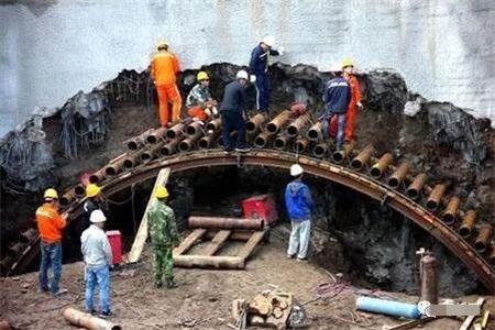 海兴隧道钢花管支护案例